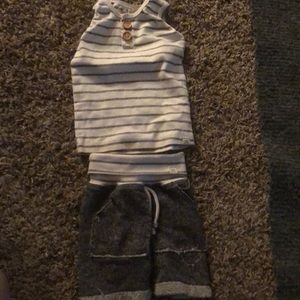 Lulu & Roo Gray striped tank top kneelength shorts